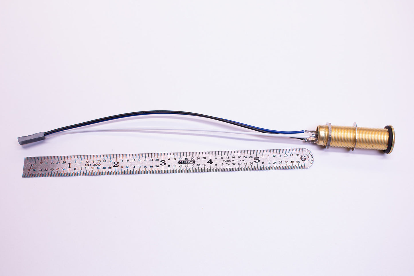 SW152KIT-BRASS Prewired Switchcraft 152 Output jack (Brass)